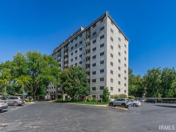 $92,500 | 600 South Cullen Avenue, Unit 109, Evansville, IN 47715