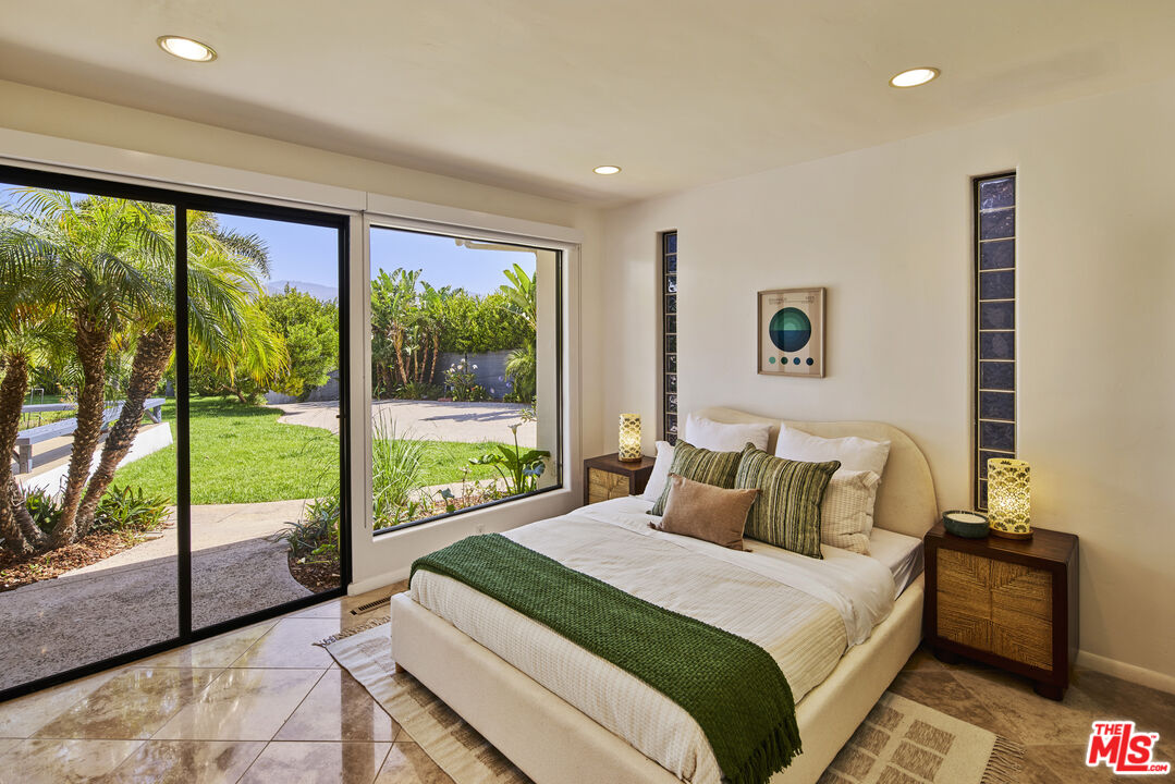 29417 Bluewater Road Malibu, CA 90265 - Photo 24 of 34