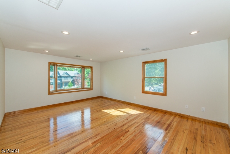 77 Rockwood Road Florham Park, NJ 07932 - Photo 25 of 47