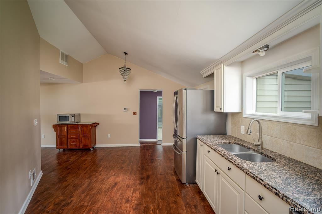 7203 Aspen Road Lexington, MI 48450 - Photo 10 of 27