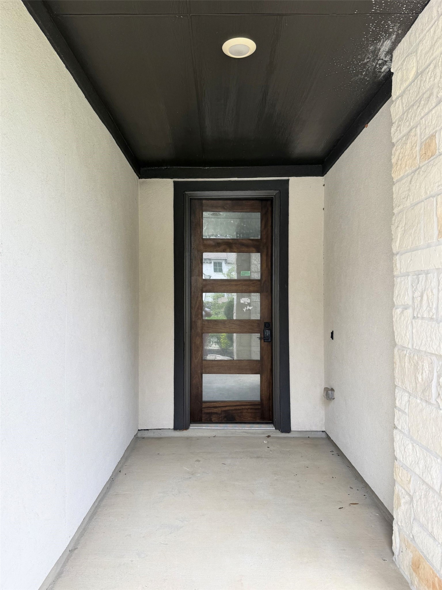 240 Scarlet Maple Way Conroe, TX 77318 - Photo 2 of 14