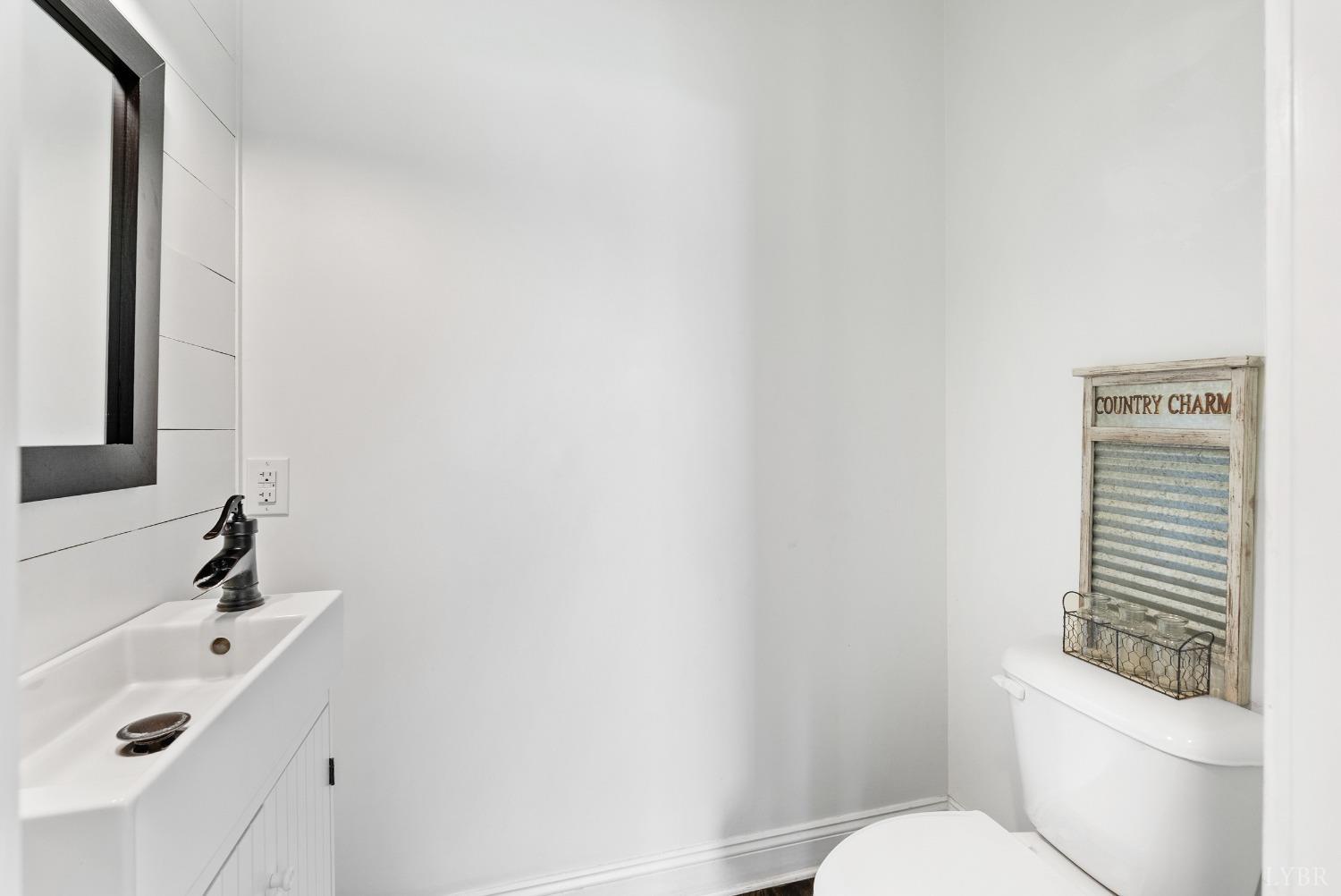3592 Coffee Road Lynchburg, VA 24503 - Photo 10 of 48 Gallery Image 10