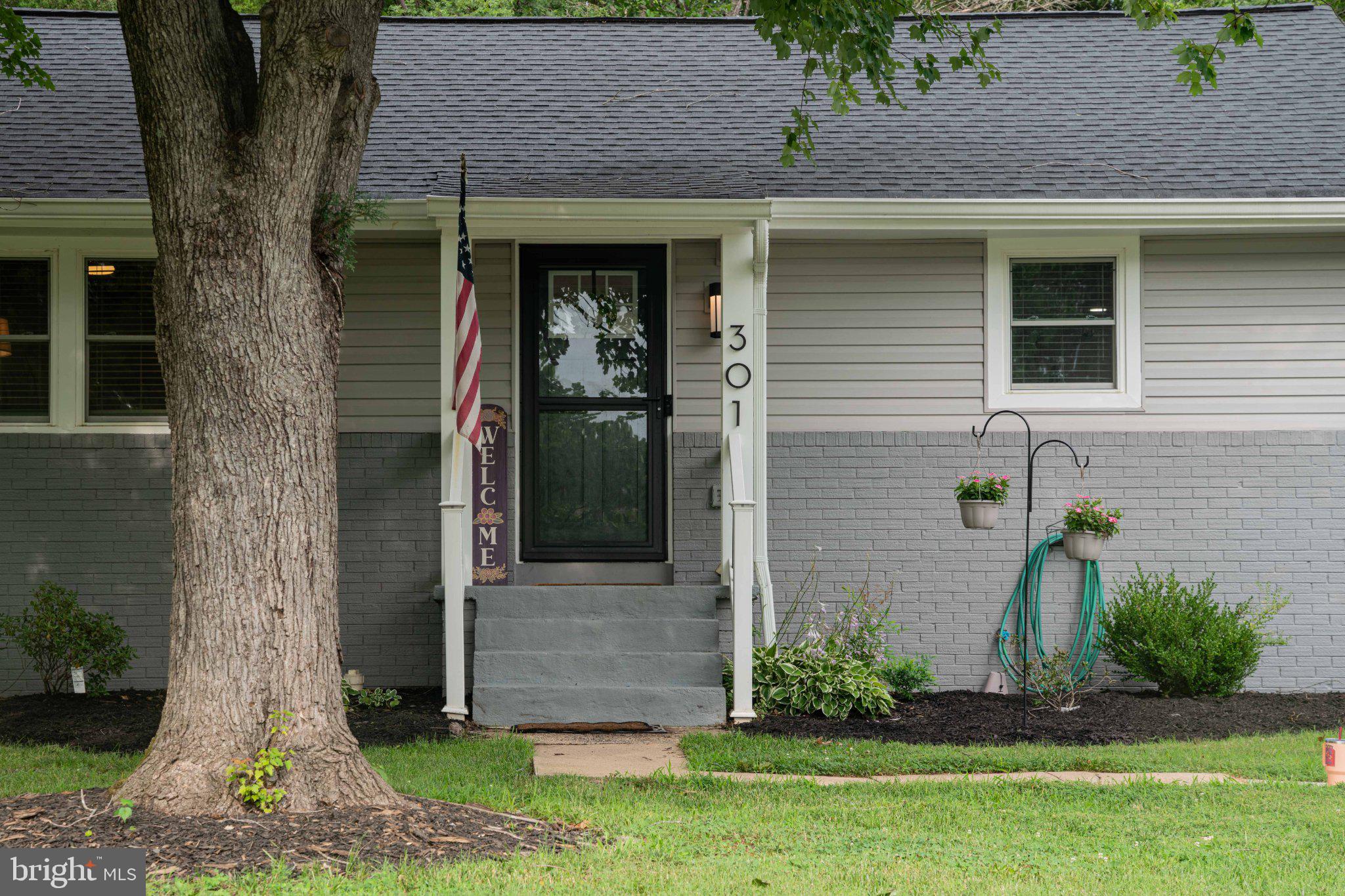 301 North Duey Road Remington, VA 22734 - Photo 2 of 36 Charming entrance with welcoming vibes.