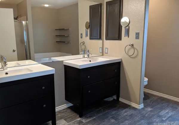 $1,995 | 8518 Park Olympia, Universal City, TX 78148