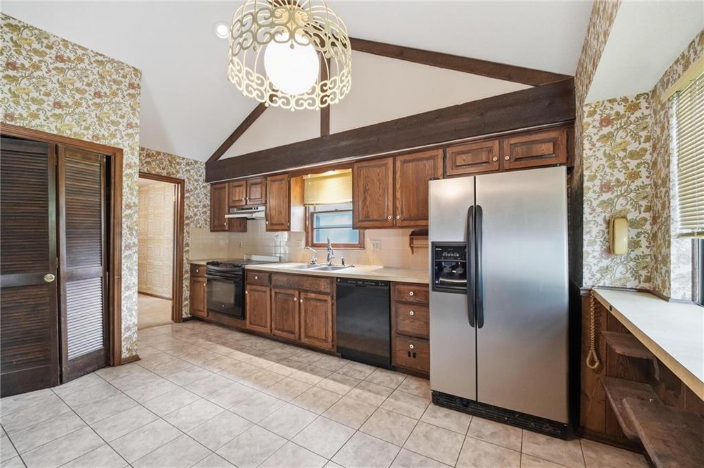 8100 Hauser Street Lenexa, KS 66215 - Photo 14 of 40