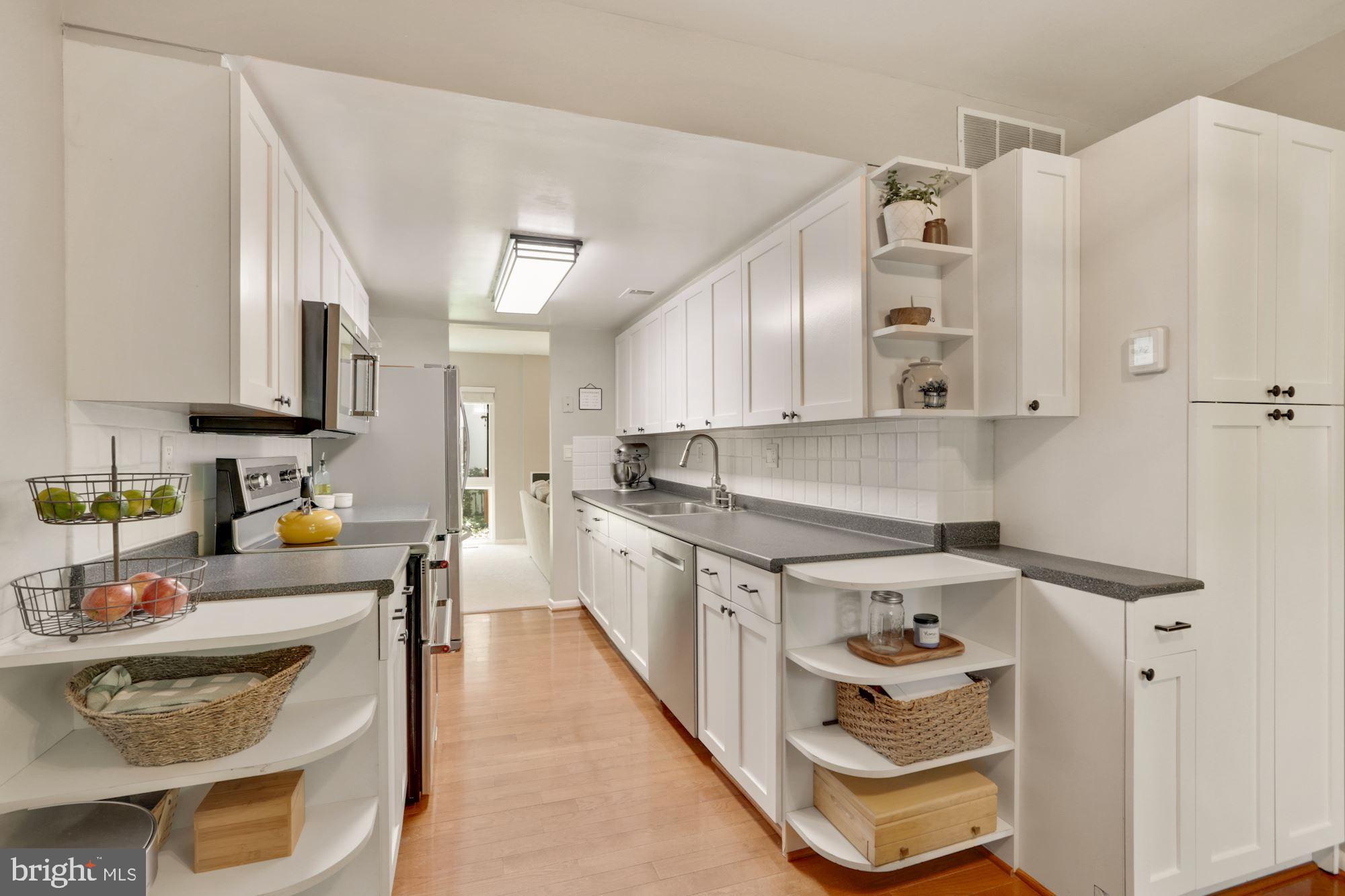 2383 Generation Drive Reston, VA 20191 - Photo 10 of 42 Kitchen