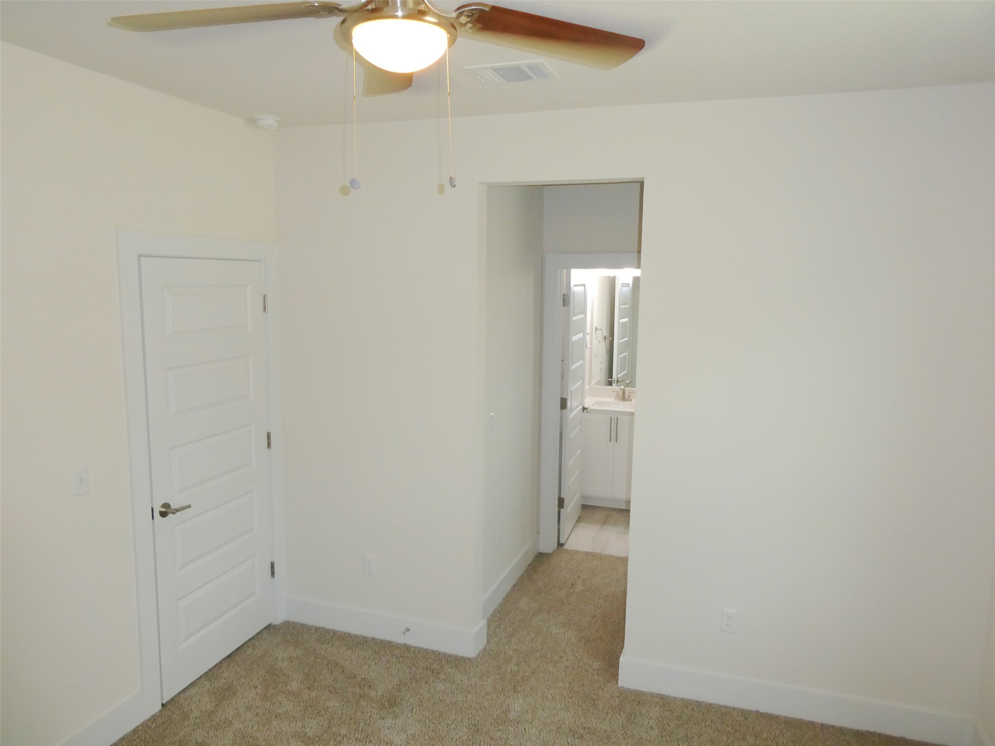 8201 Greyhawk Cove Austin, TX 78744 - Photo 21 of 27