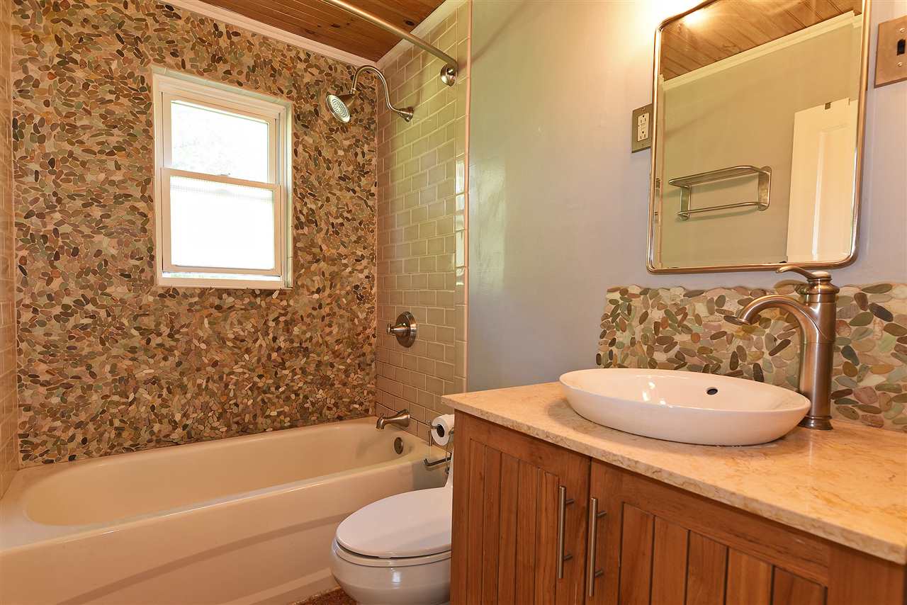 168 Woodlawn Road Burlington, VT 05408 - Photo 10 of 12 Gallery Image 10