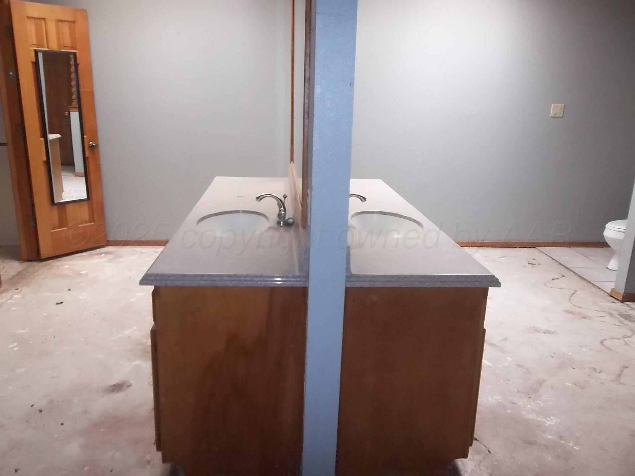 2001 Lister Street Borger, TX 79007 - Photo 18 of 27 102_4463