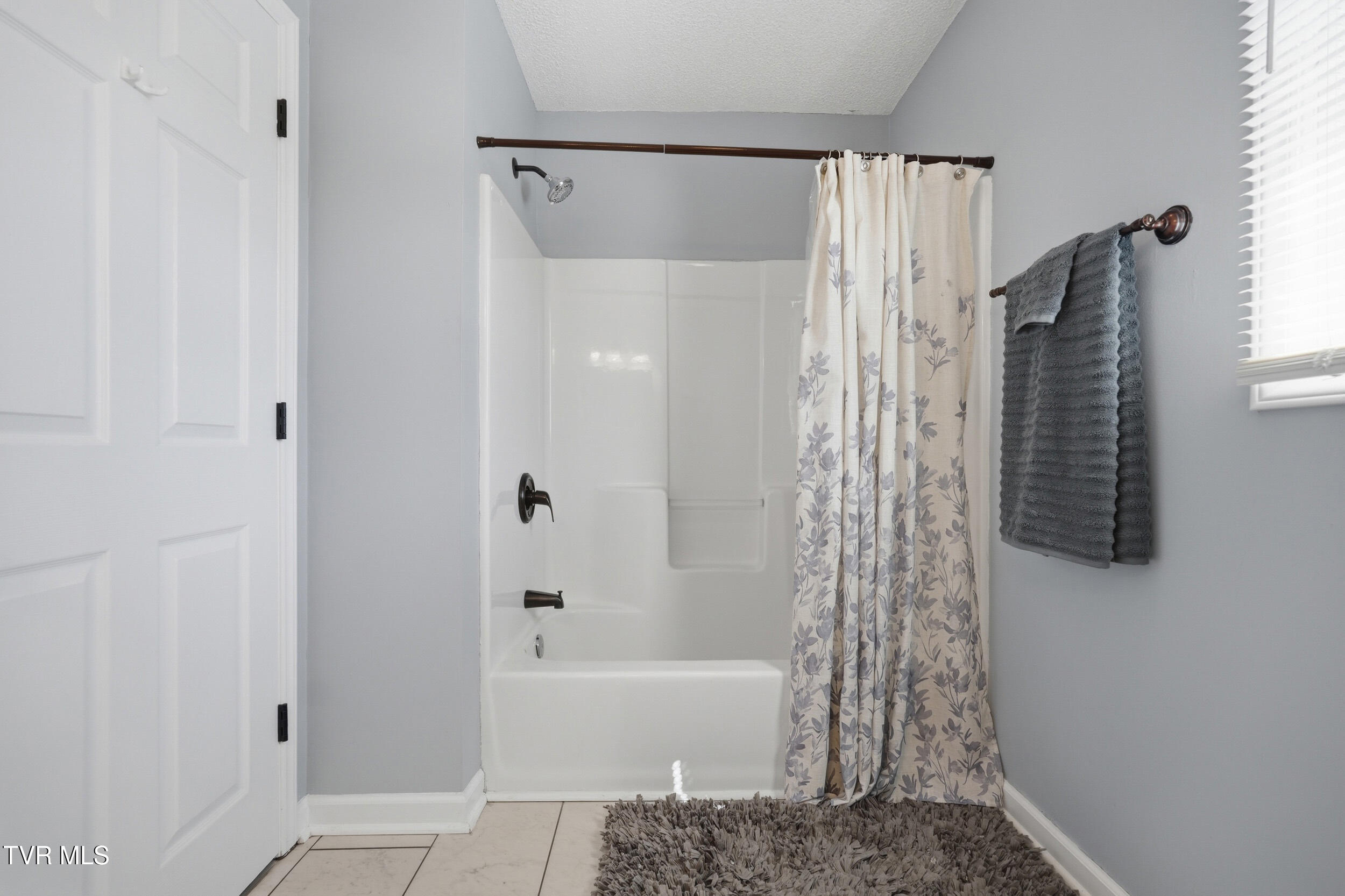 124 Lazy Lane Gray, TN 37615 - Photo 23 of 50 32_124 lazy ln-33