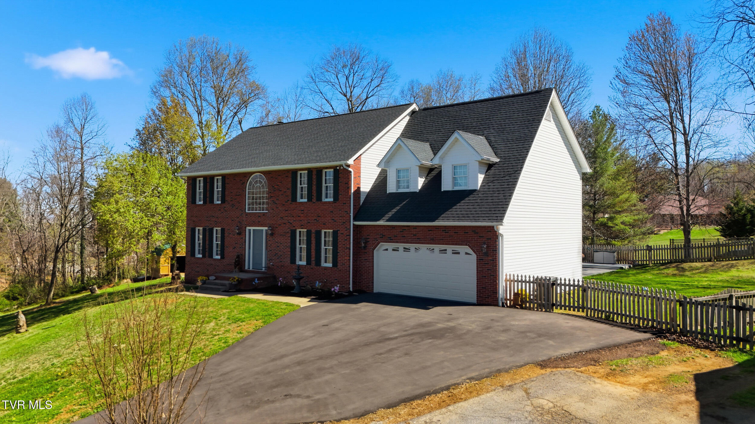 124 Lazy Lane Gray, TN 37615 - Photo 4 of 50 4_124 lazy ln-3