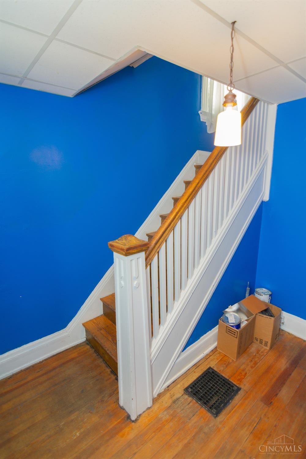 3926 Edwards Road Cincinnati, OH 45209 - Photo 3 of 37