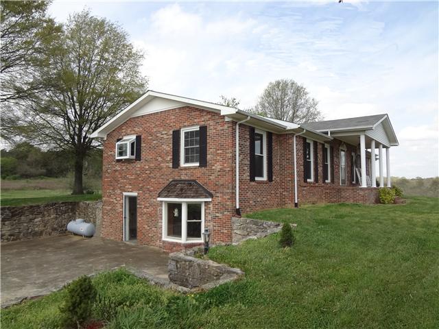 360 Beasley Branch Road Prospect, TN 38477 - Photo 4 of 20 a front view of a house with yard