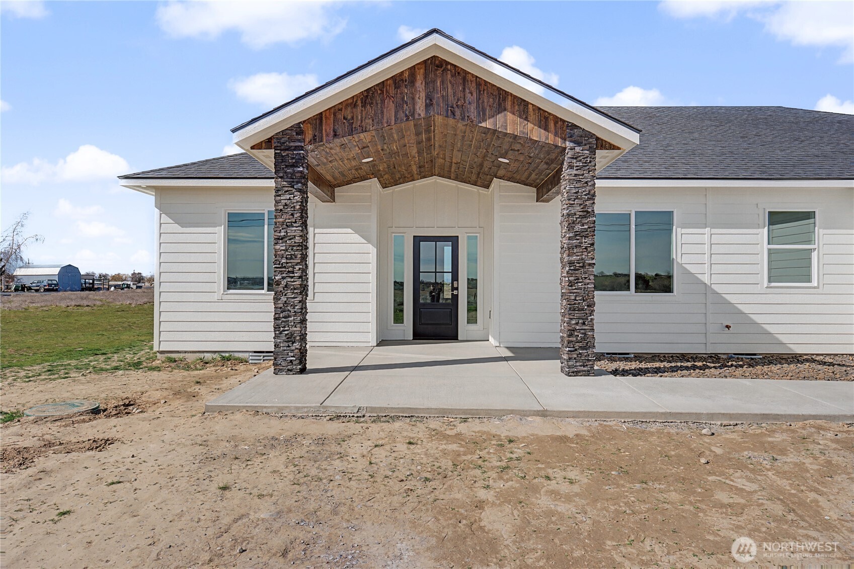 2920 Ne Road Moses Lake, WA 98837 - Photo 2 of 39 Gallery Image 2