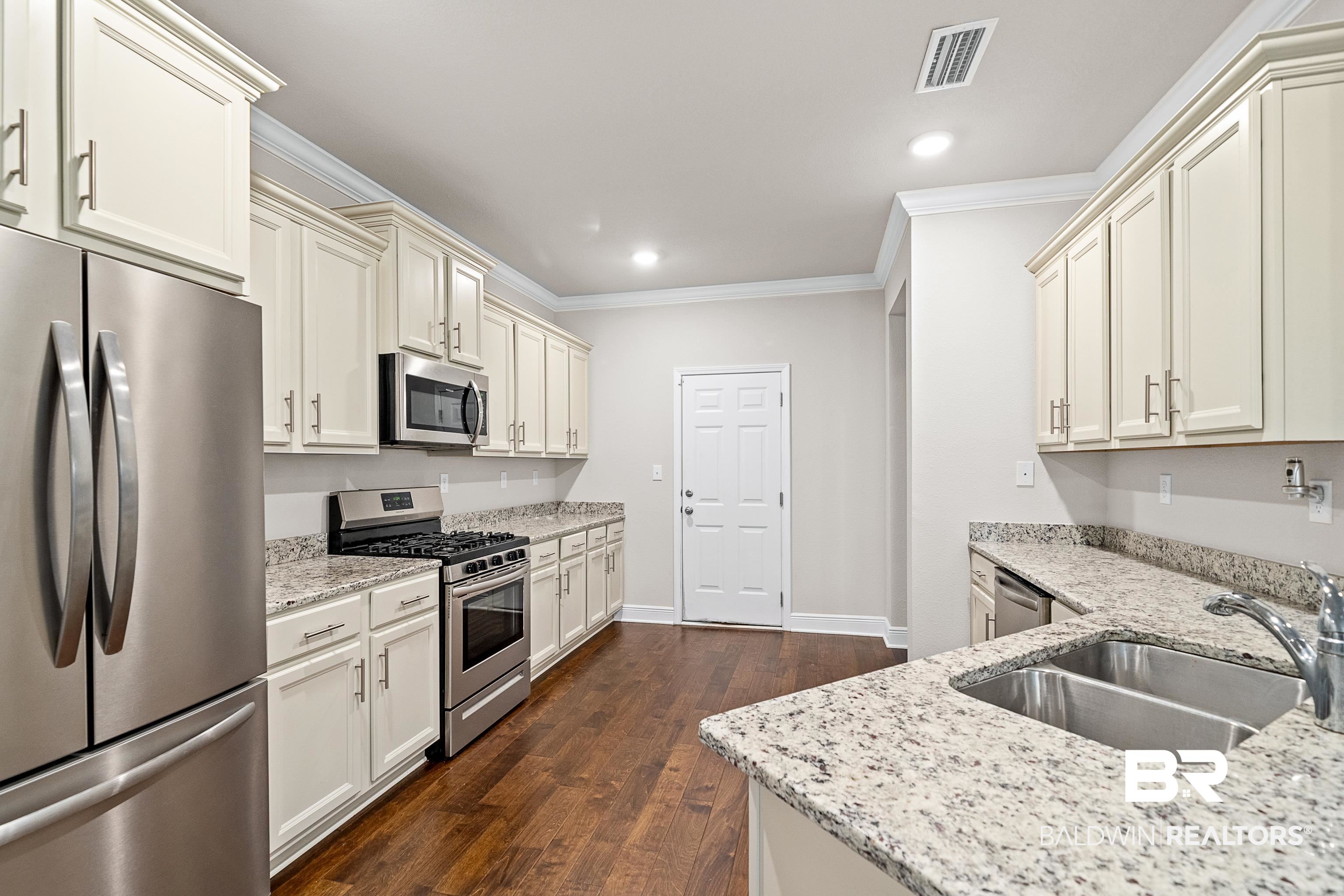 4160 Inverness Circle Gulf Shores, AL 36542 - Photo 10 of 30 Kitchen