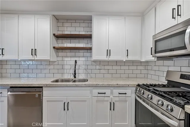 $529,995 | 31311 The Old Road, Unit B, Castaic, CA 91384