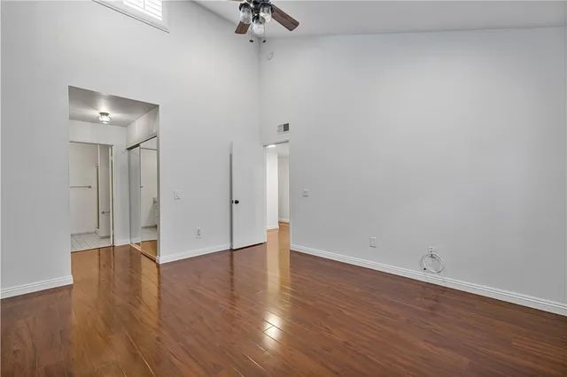 $529,995 | 31311 The Old Road, Unit B, Castaic, CA 91384