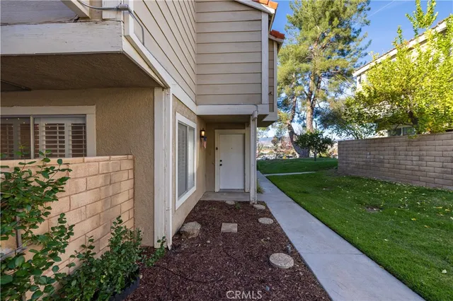 $529,995 | 31311 The Old Road, Unit B, Castaic, CA 91384