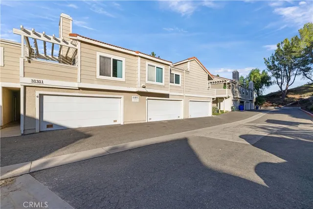 $529,995 | 31311 The Old Road, Unit B, Castaic, CA 91384
