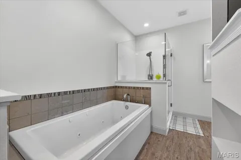 $550,000 | 322 Pointe Loma Boulevard, Lake St. Louis, MO 63367