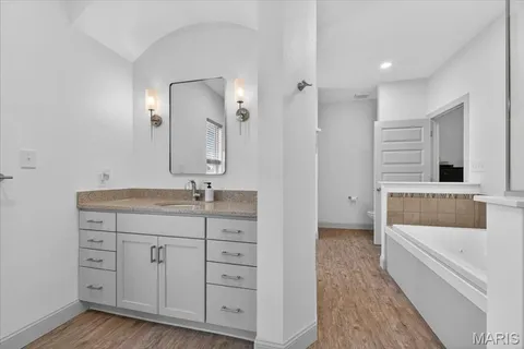 $550,000 | 322 Pointe Loma Boulevard, Lake St. Louis, MO 63367