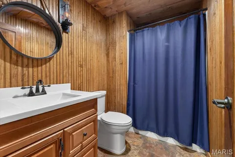 $550,000 | 322 Pointe Loma Boulevard, Lake St. Louis, MO 63367