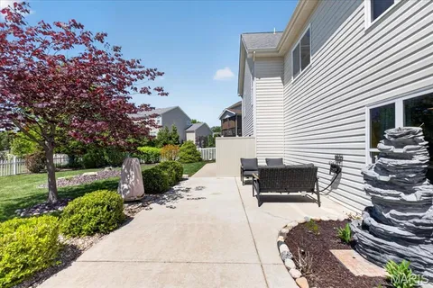$550,000 | 322 Pointe Loma Boulevard, Lake St. Louis, MO 63367