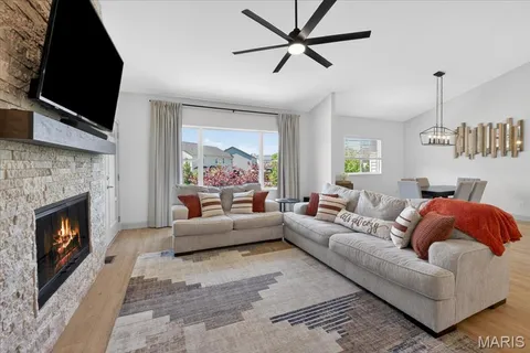 $550,000 | 322 Pointe Loma Boulevard, Lake St. Louis, MO 63367