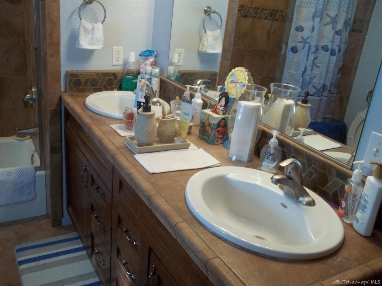 20554 Highline Road Tehachapi, CA 93561 - Photo 20 of 34 Gallery Image 20