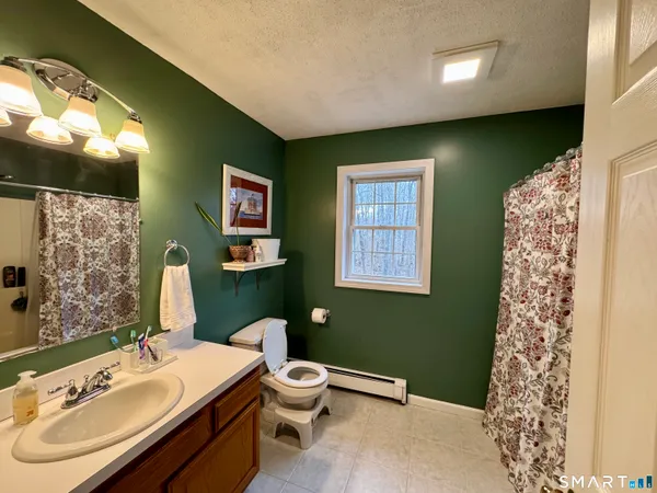 $599,000 | 59 Harris Rd Extension, Salem, CT 06420