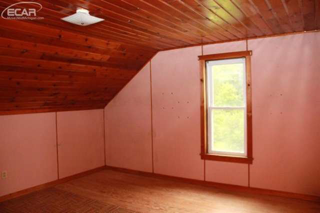 11030 Byron Road Howell, MI 48855 - Photo 20 of 24 20439892-19.JPG