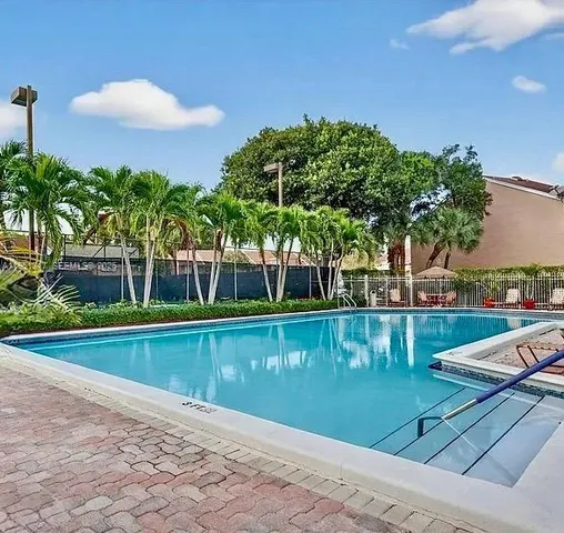 $409,500 | 7064 Woodmont Avenue, Tamarac, FL 33321