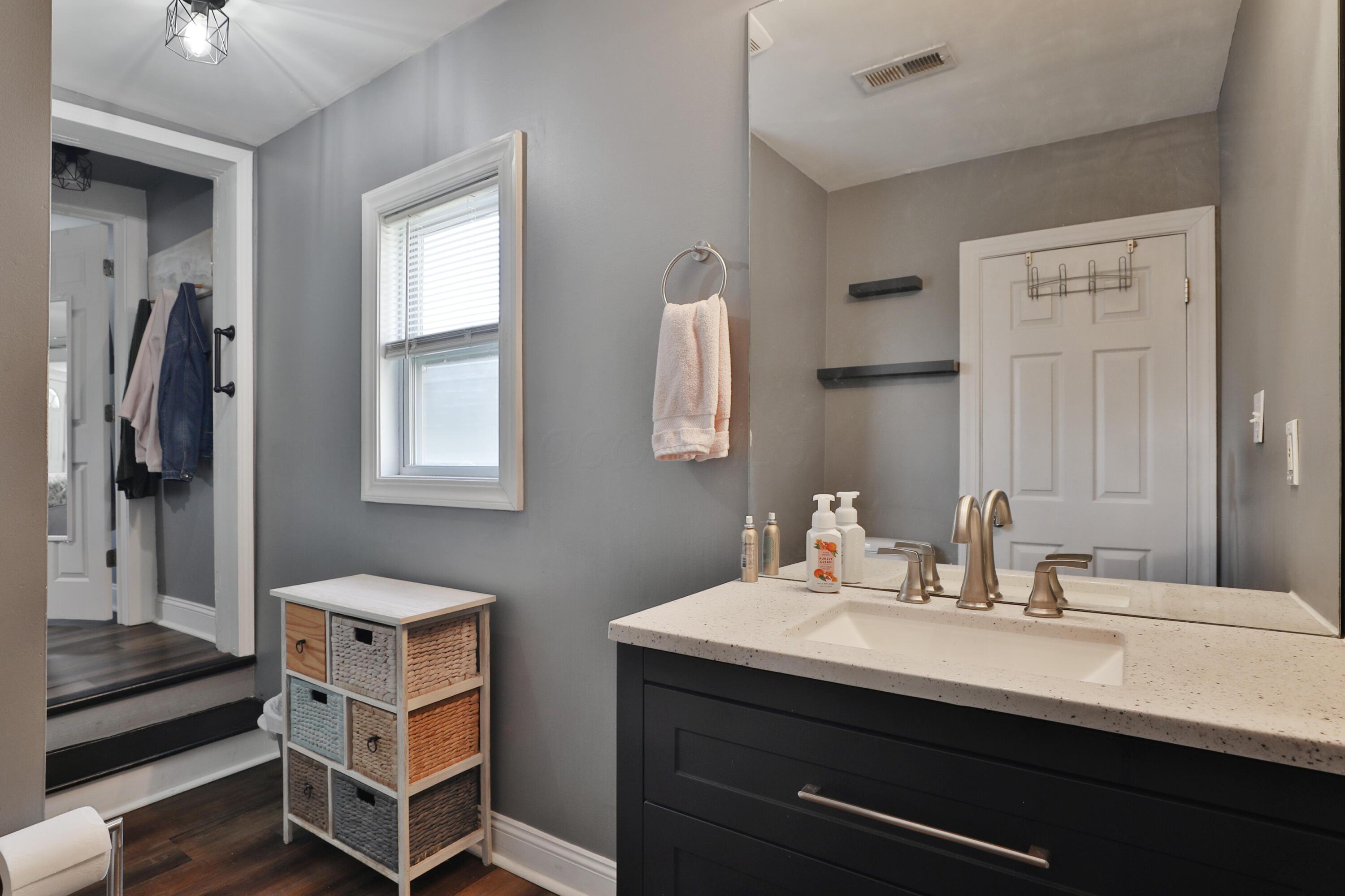 5514 Fairfield Road Orient, OH 43146 - Photo 13 of 31 Bathroom