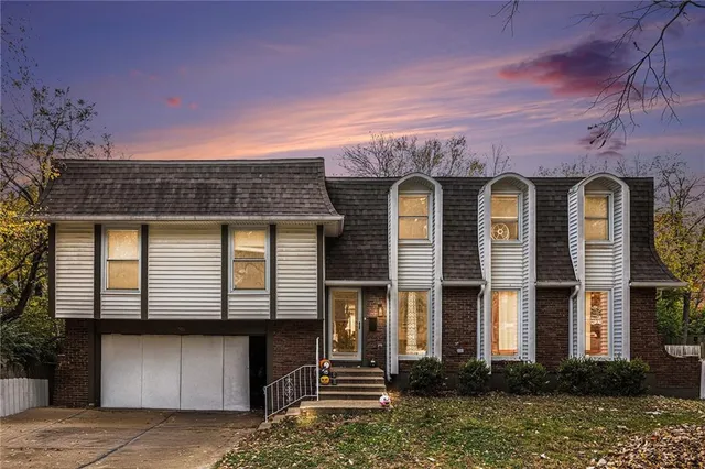 $389,000 | 901 East 109th Terrace, Kansas City, MO 64131