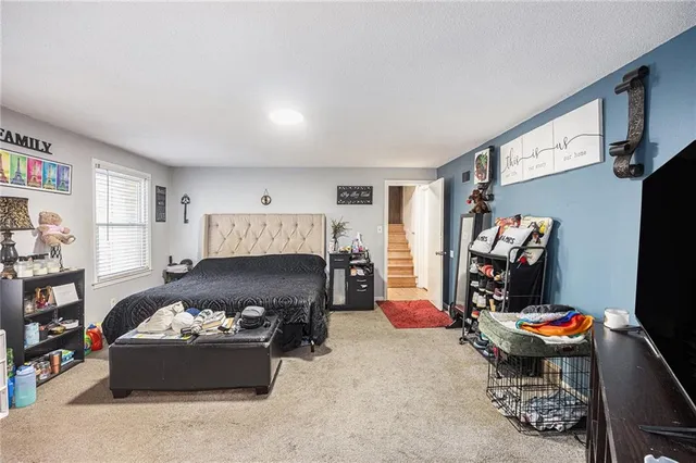 $389,000 | 901 East 109th Terrace, Kansas City, MO 64131