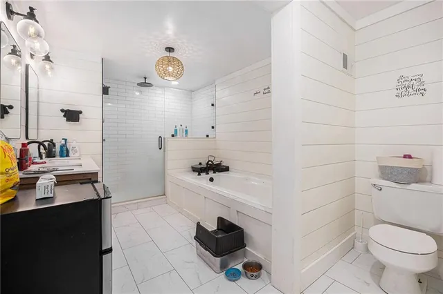 $389,000 | 901 East 109th Terrace, Kansas City, MO 64131