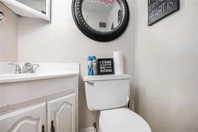 $389,000 | 901 East 109th Terrace, Kansas City, MO 64131