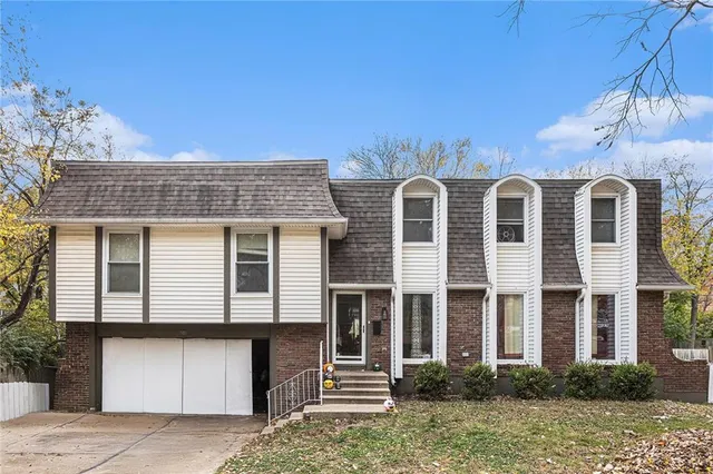 $389,000 | 901 East 109th Terrace, Kansas City, MO 64131