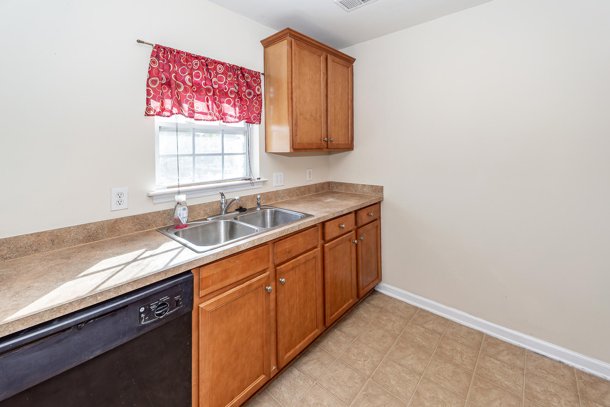 303 Cicadas Song Drive Moncks Corner, SC 29461 - Photo 14 of 31 13