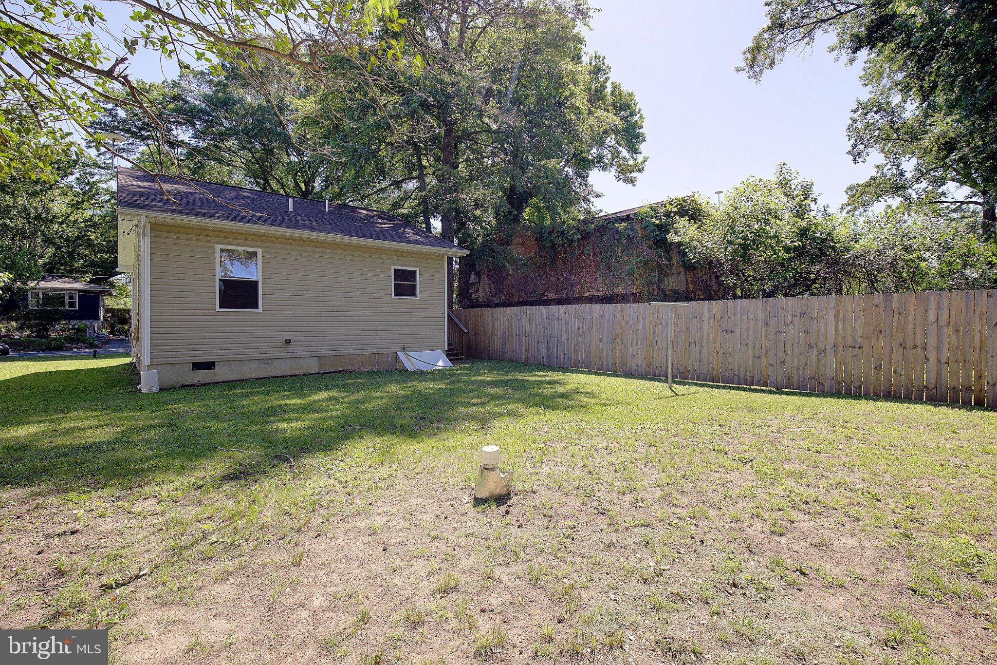 1718 Ridgely Road Edgewater, MD 21037 - Photo 18 of 19 Spacious backyard oasis awaits you!