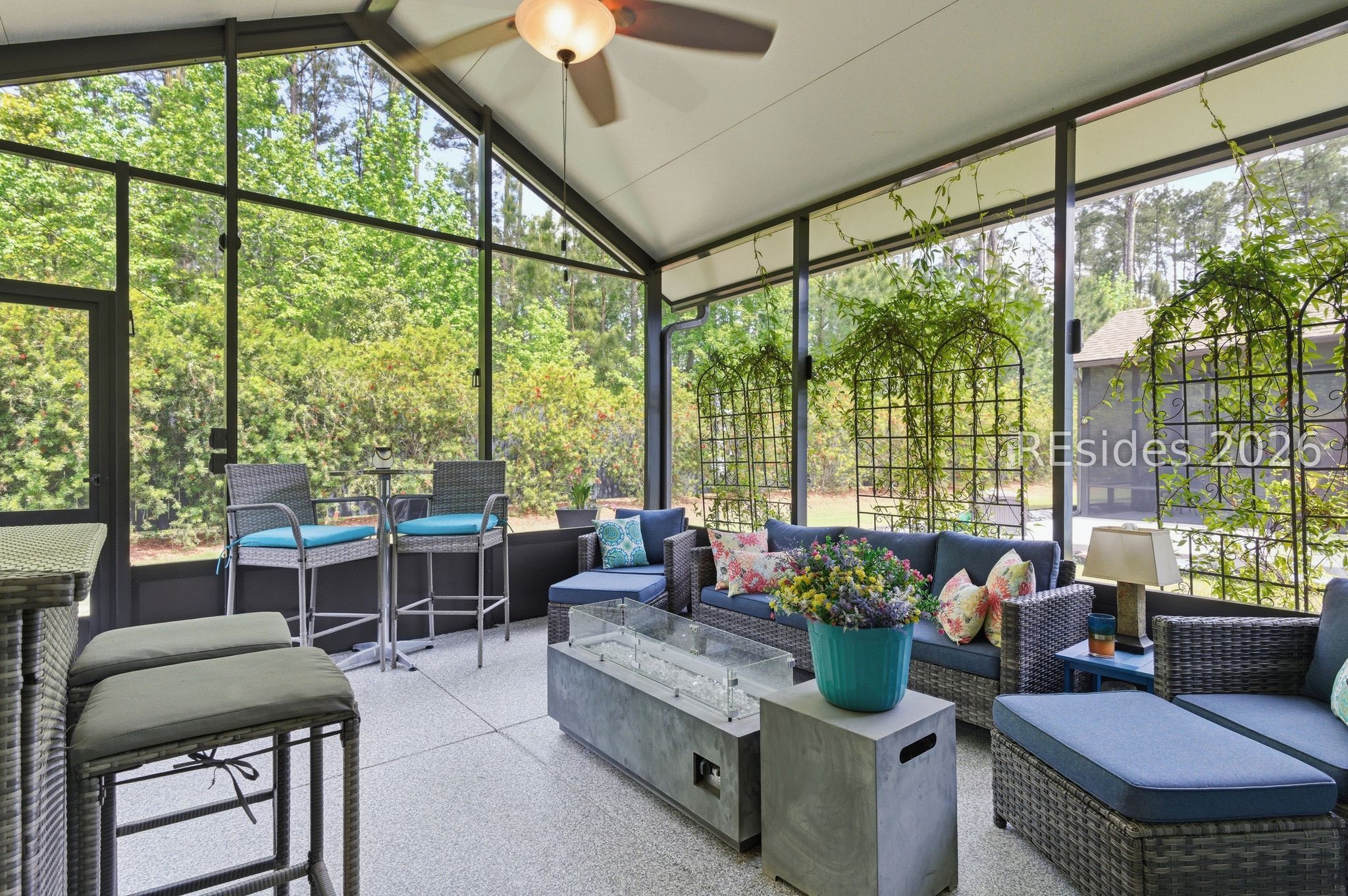 277 Springtime Court Bluffton, SC 29909 - Photo 30 of 45 Comfortable Lanai with vaulted ceiling