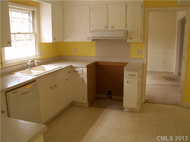 9635 Watergate Road Charlotte, NC 28270 - Photo 5 of 15 Gallery Image 5