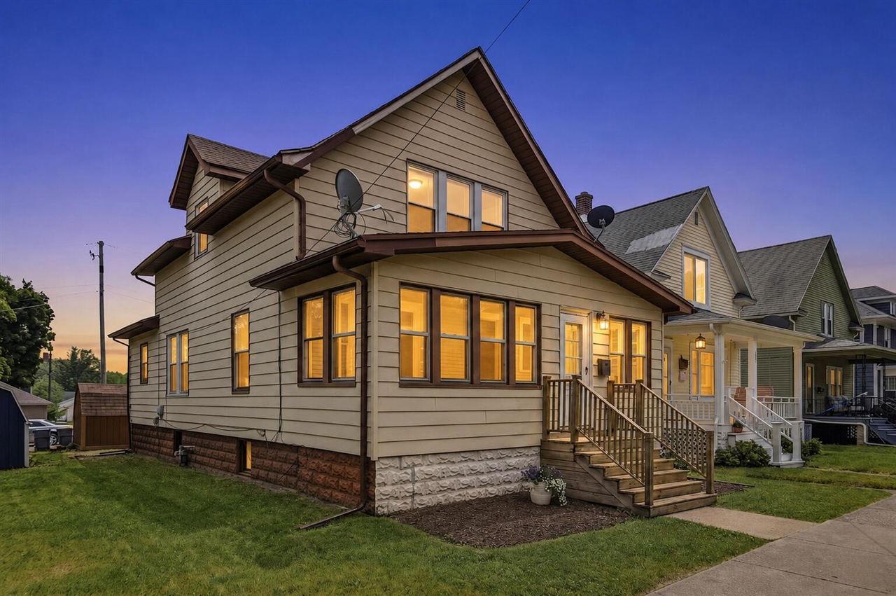 609 Wayne Street St. Joseph, MI 49085 - Photo 1 of 55