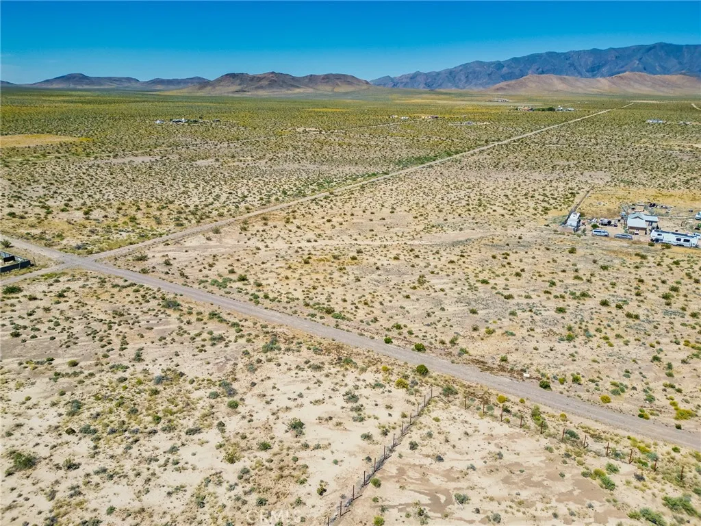 0 Mable Hemet, CA 92544 - Photo 4 of 13 a view of an ocean and a mountain