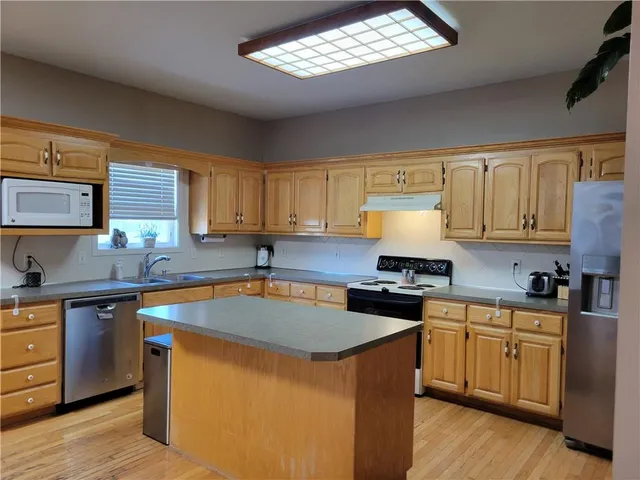 $415,000 | 12191 South Troost Street, Olathe, KS 66061