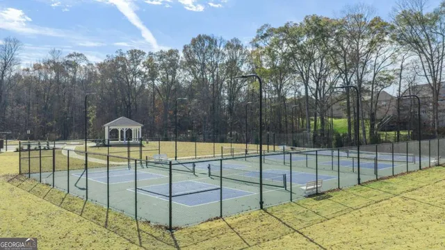 a view of an outdoor space