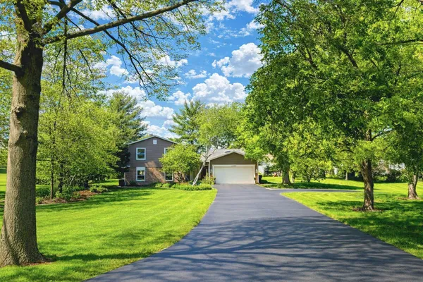 $690,000 | 13310 North Red Coat Drive, Lemont, IL 60439