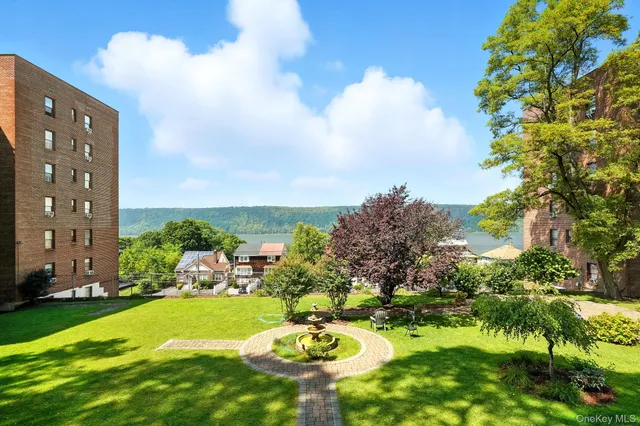 $105,000 | 650 Warburton Avenue, Unit 6M, Yonkers, NY 10701