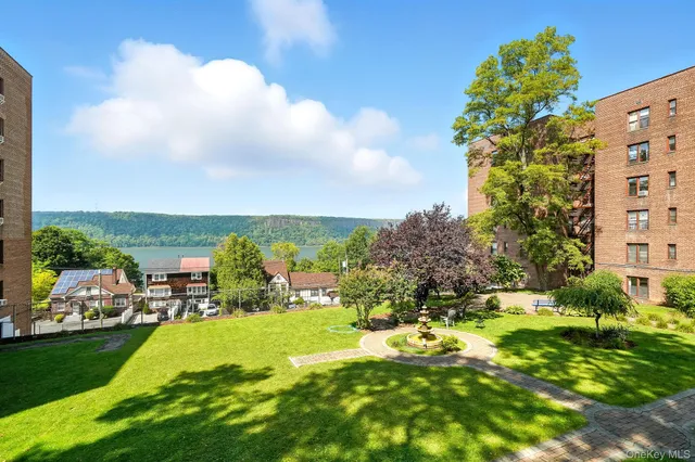 $105,000 | 650 Warburton Avenue, Unit 6M, Yonkers, NY 10701