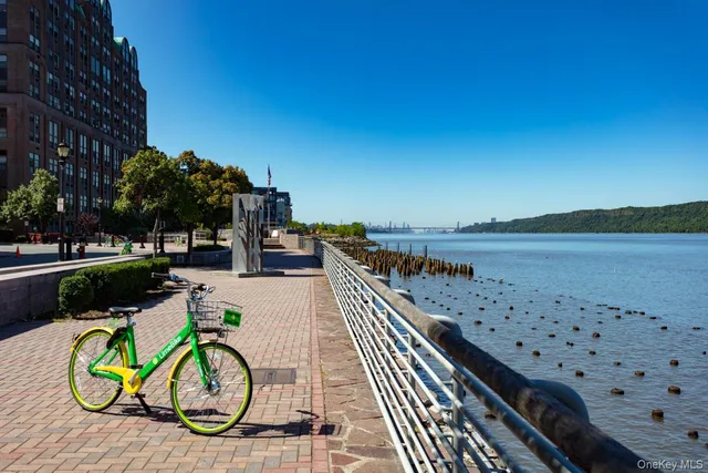 $105,000 | 650 Warburton Avenue, Unit 6M, Yonkers, NY 10701